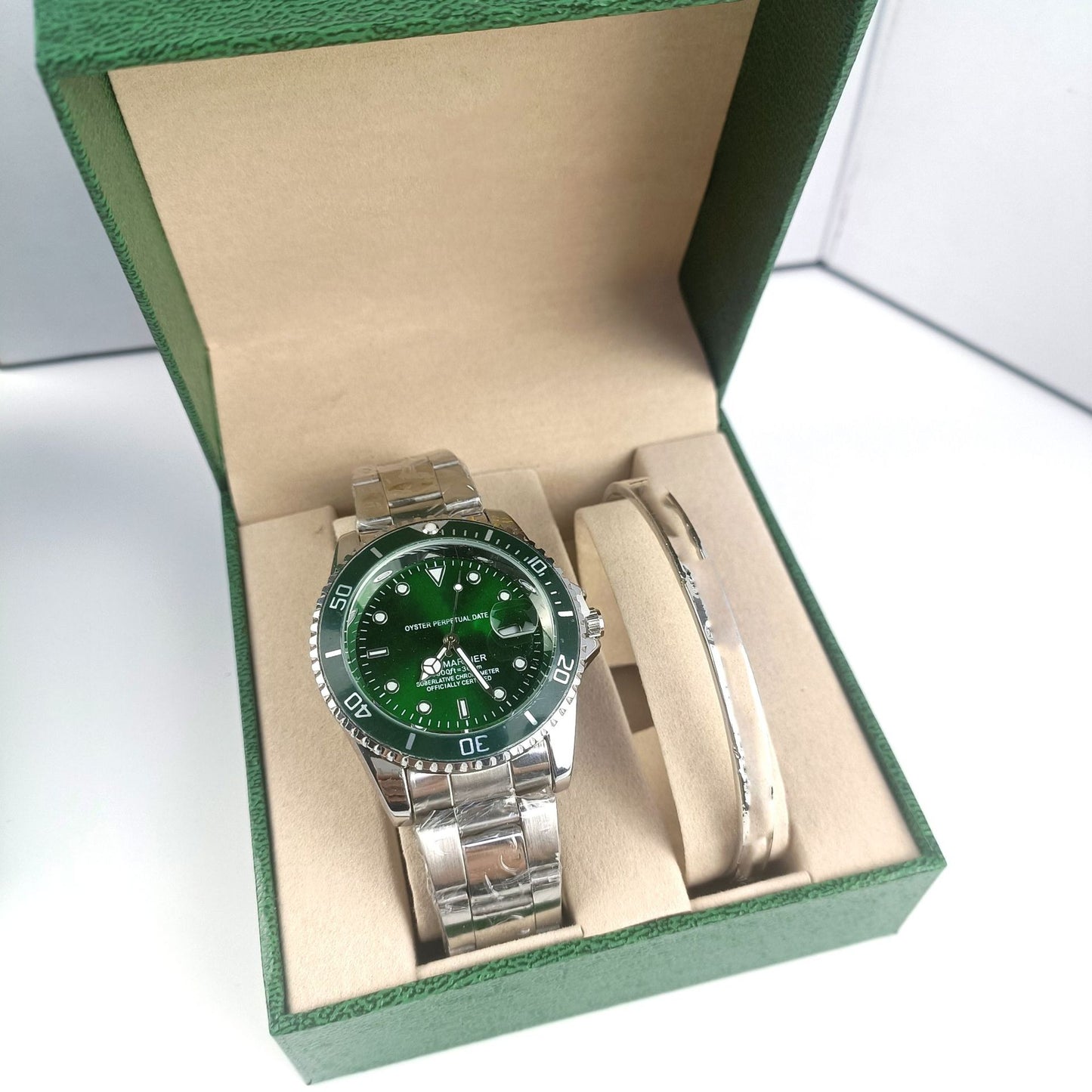 2-Piece Swiss Quartz Watch Set with Bracelet (Wholesale)